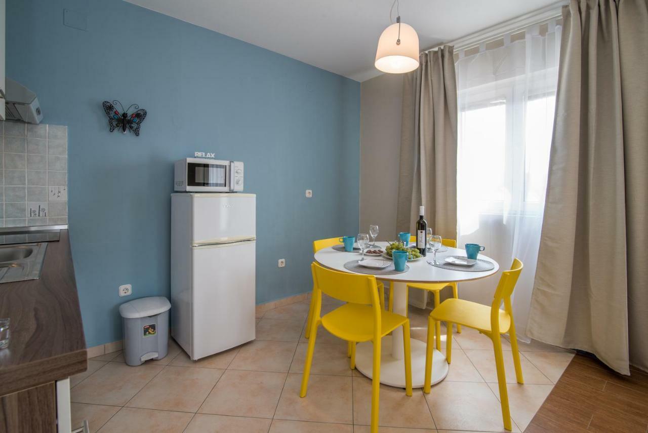 Apartments Sanjin Kornić Buitenkant foto