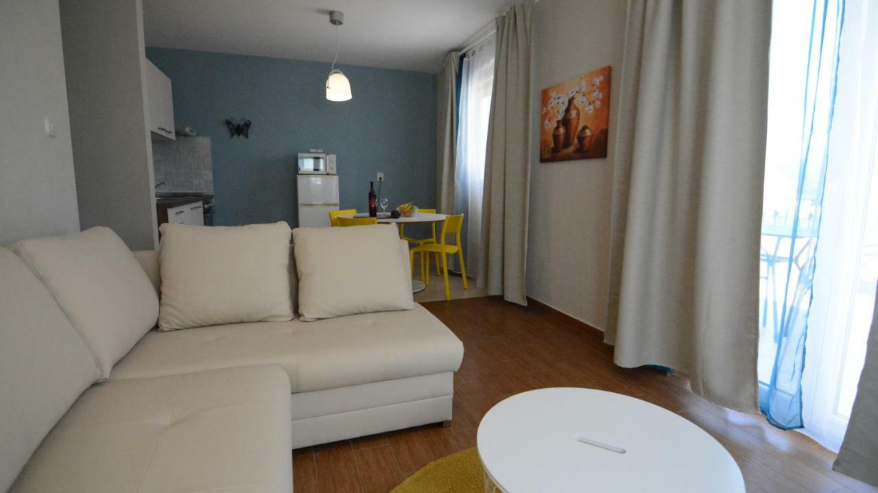 Apartments Sanjin Kornić Buitenkant foto